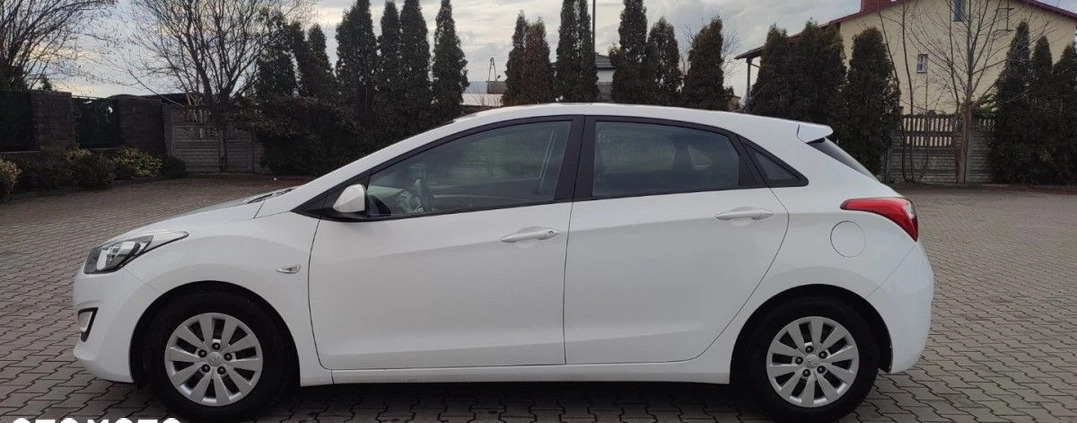 Hyundai I30 cena 39900 przebieg: 201000, rok produkcji 2015 z Grybów małe 781